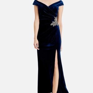 Prom Dress Alex Evenings Women's Blue Velvet Off-Shoulder Size 18 - perfect!
